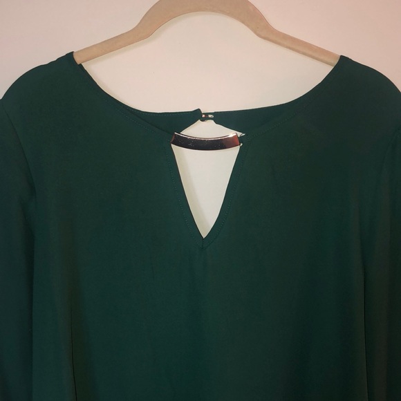 Green High-Low Blouse - Picture 2 of 4